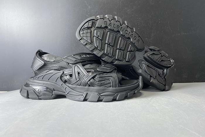Ba*len*cia*ga track sandal