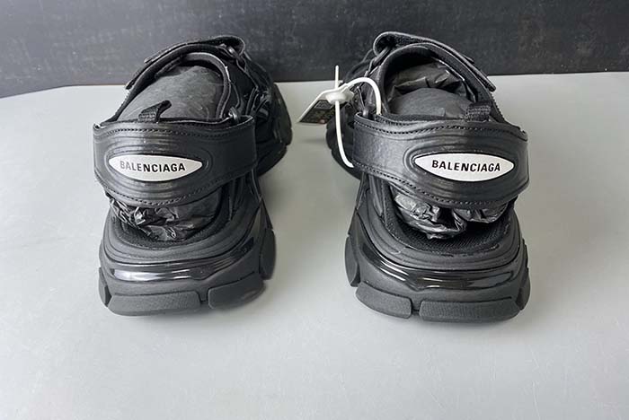 Ba*len*cia*ga track sandal