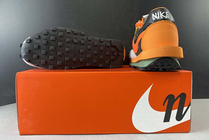 Sacai x Nike LVD Waffle Daybreak BV0073-007