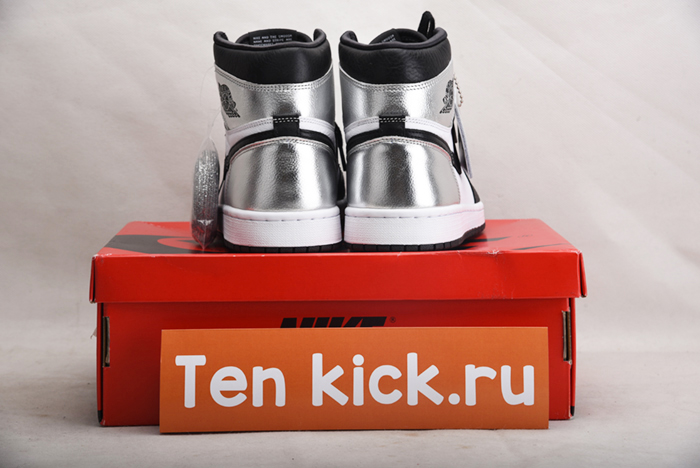 Air Jordan 1 High OG WMNS “Silver Toe” CD0461-001