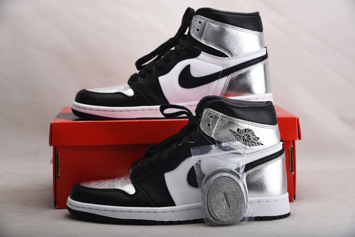 Air Jordan 1 High OG WMNS “Silver Toe” CD0461-001