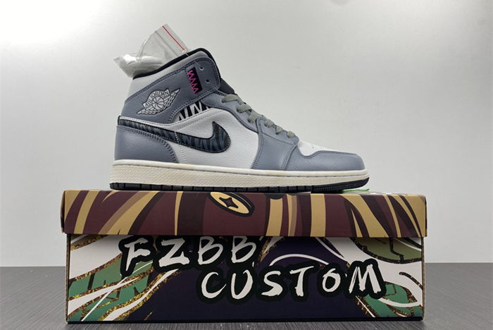 Air Jordan 1 Mid 554724-170