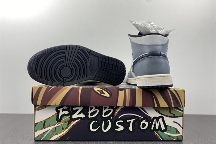 Air Jordan 1 Mid 554724-170