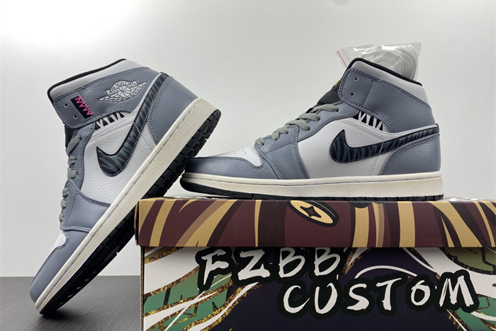Air Jordan 1 Mid 554724-170