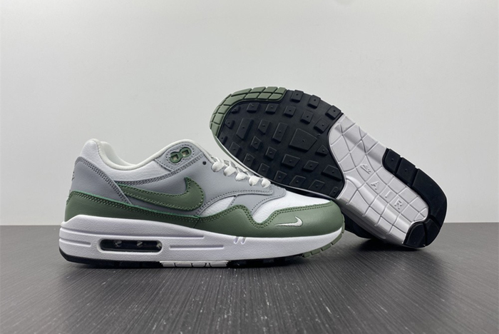 Nike WMNS Air Max Anniversary 1 DB5074-100