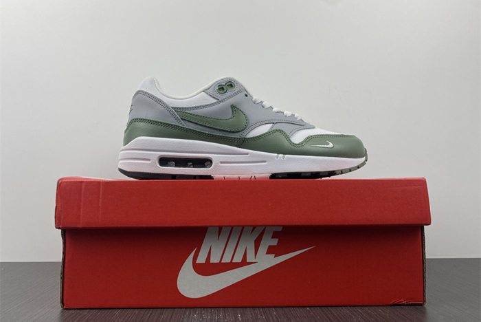 Nike WMNS Air Max Anniversary 1 DB5074-100