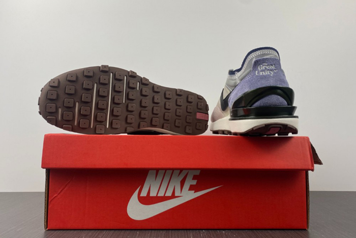 NIKE Waffle One DM5446-701
