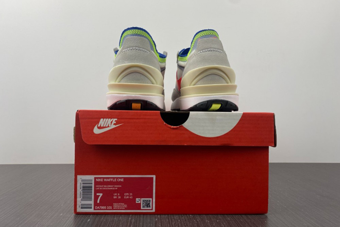 NIKE Waffle One DA7995-101