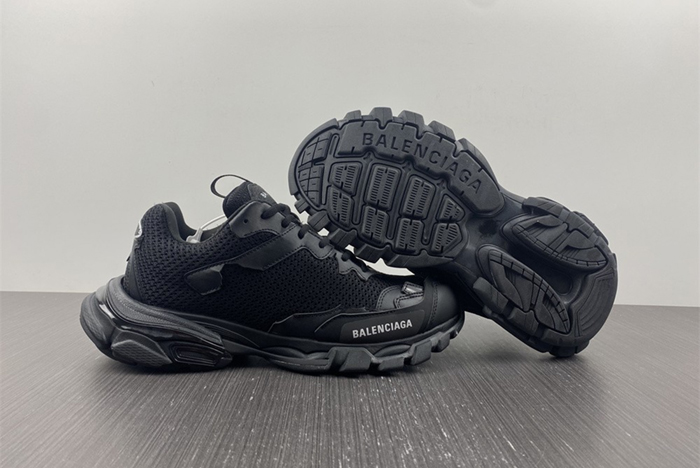 Balenciag Track 3.0 Black 700875W3RF11090