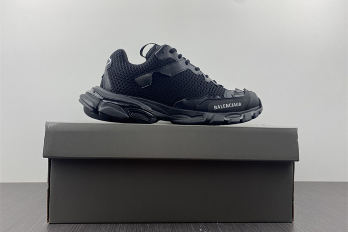 Balenciag Track 3.0 Black 700875W3RF11090