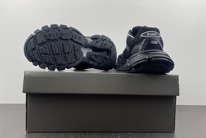 Balenciag Track 3.0 Black 700875W3RF11090
