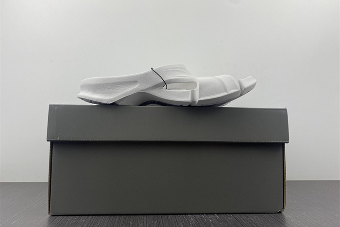 Ba*len*cia*ga 677403 w3rb3 4912 white slide