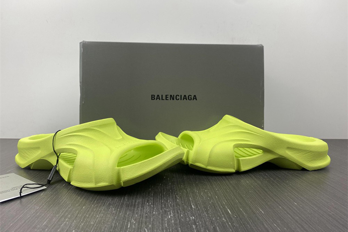 Ba*len*cia*ga slide 677403 w3rb3 4912 green