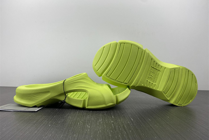 Ba*len*cia*ga slide 677403 w3rb3 4912 green