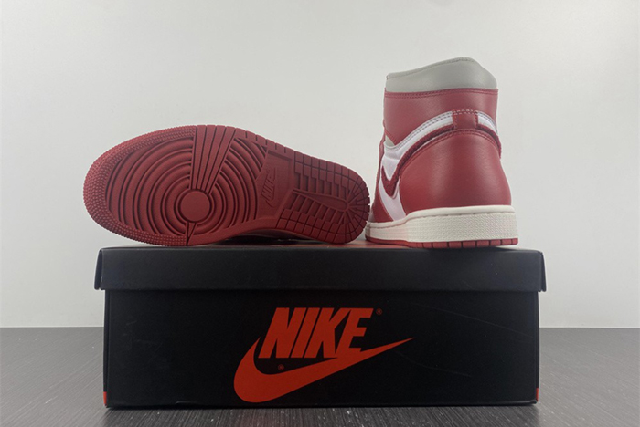 Air Jordan 1 High OG WMNS “Newstalgia” DJ4891-061