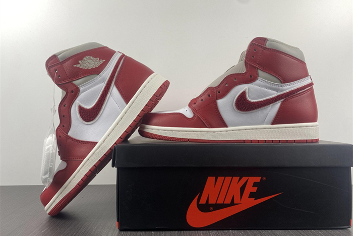 Air Jordan 1 High OG WMNS “Newstalgia” DJ4891-061