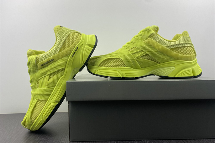 Ba*len*cia*ga phantom sneaker 678869 w2e93 3310