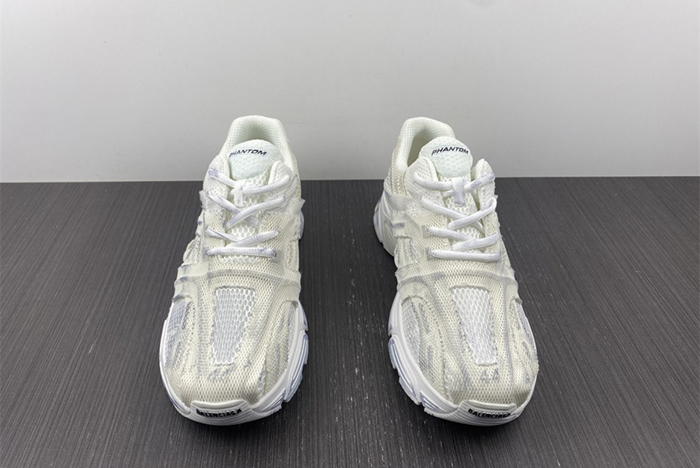 Ba*len*cia*ga phantom sneaker 679339w2e929000