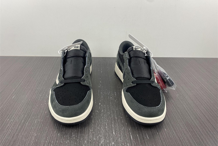 Travis Scott x Air Jordan 1 Low OG DM7866-001