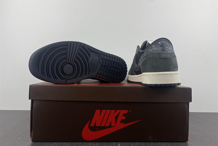 Travis Scott x Air Jordan 1 Low OG DM7866-001