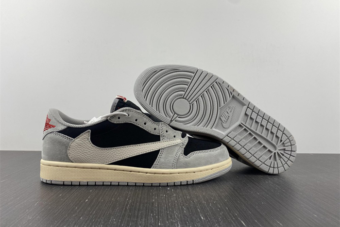 Travis Scott x Air Jordan 1 Low OG DM7866-010