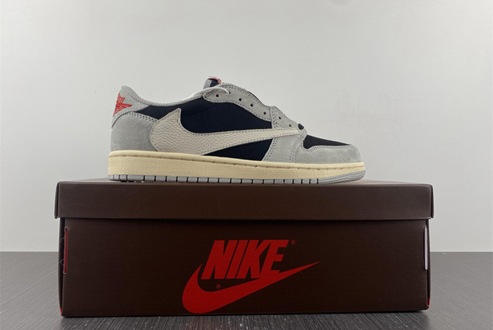 Travis Scott x Air Jordan 1 Low OG DM7866-010