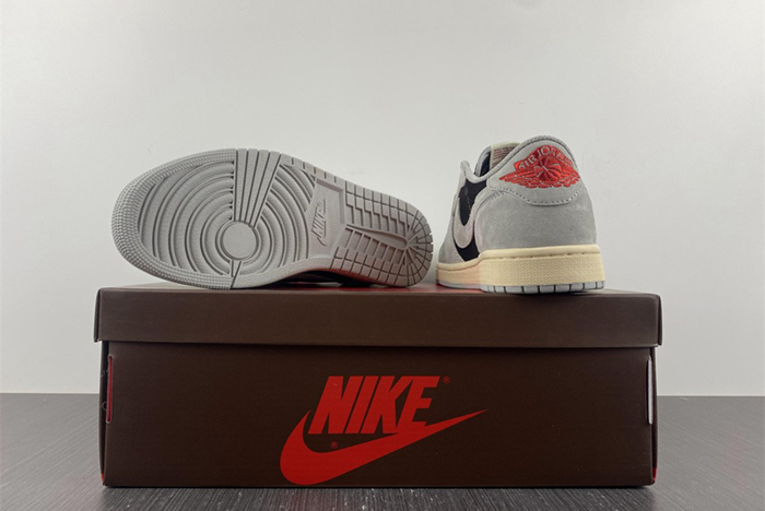 Travis Scott x Air Jordan 1 Low OG DM7866-010