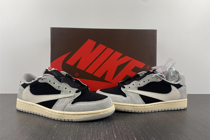 Travis Scott x Air Jordan 1 Low OG DM7866-010