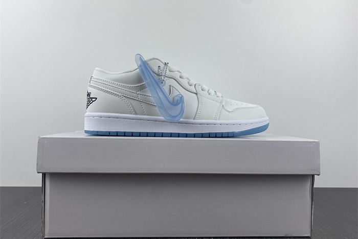 Nike Air Force 1‘07 LX UV DA8301-101
