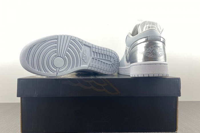 Air Jordan 1 Low SE DX6070-101