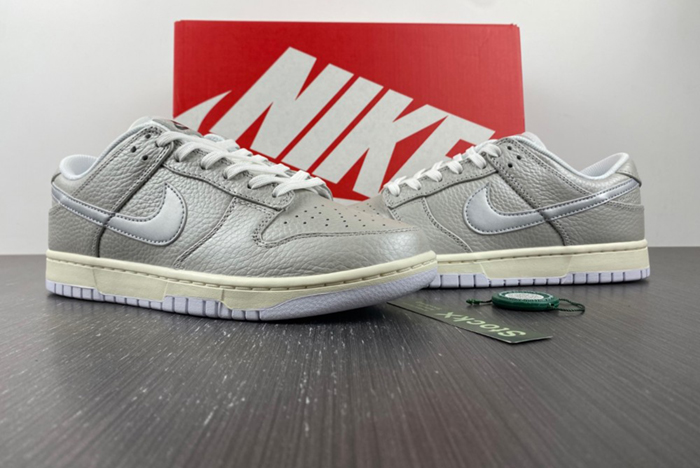 Nike Dunk Low Metallic Silver DX3197-095