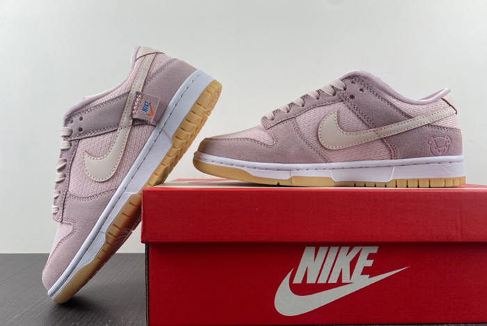 Nike Dunk Low "Teddy Bear" DZ5318-640