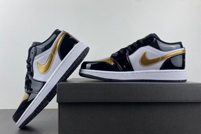 Air Jordan 1 Low "Gold Toe" DR6970-071