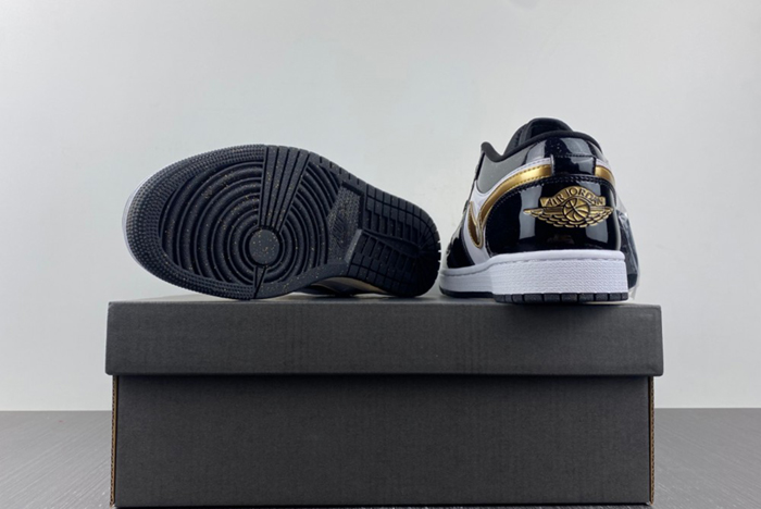 Air Jordan 1 Low "Gold Toe" DR6970-071