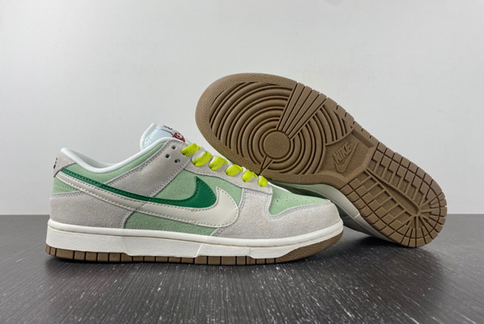 Nike Dunk Low Swoosh D09457-100