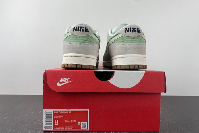 Nike Dunk Low Swoosh D09457-100