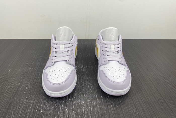 Air Jordan 1 WMNS “Barely Grape” DC0774-501