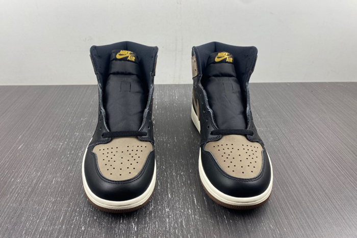 Air Jordan 1 High OG “Palomino” Travis Scott DZ5485-020
