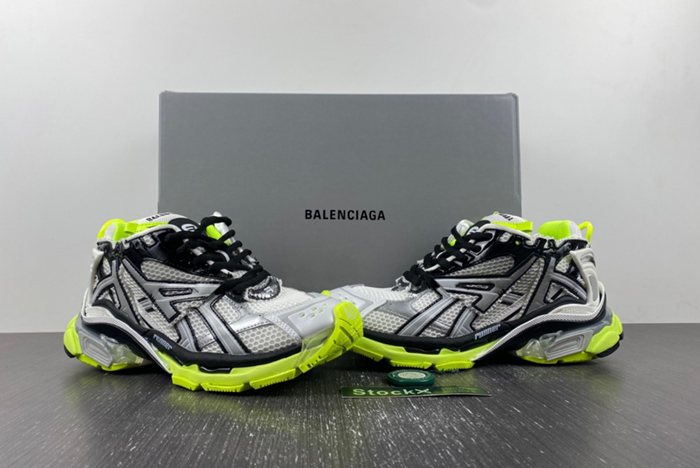 Ba*len*cia*ga runner sneaker