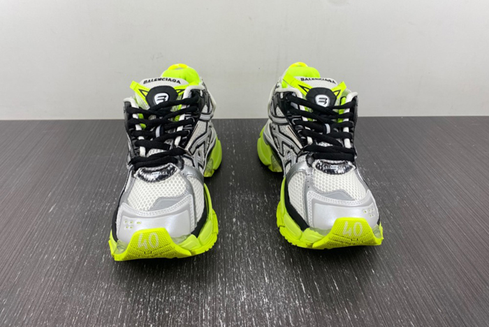 Ba*len*cia*ga runner sneaker