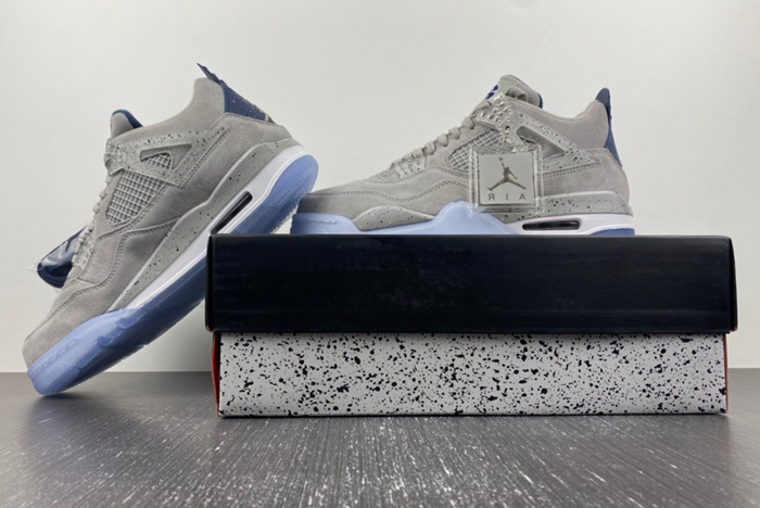 Air Jordan 4 Retro