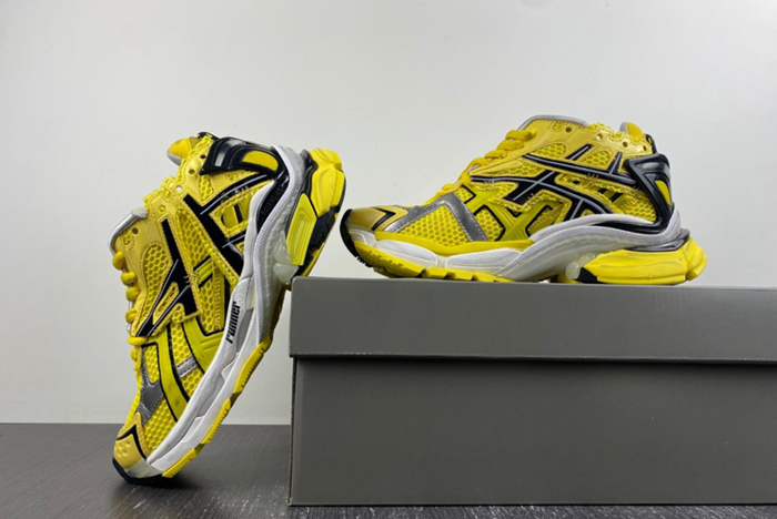 Ba*len*cia*ga runner sneaker 677402-w2rd3-0510