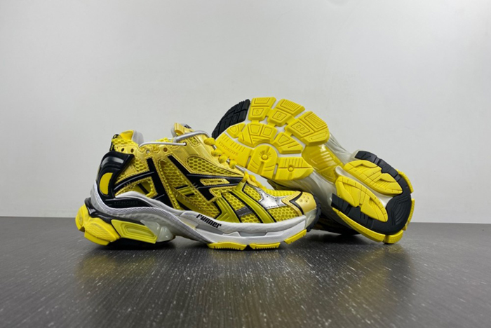 Ba*len*cia*ga runner sneaker 677402-w2rd3-0510