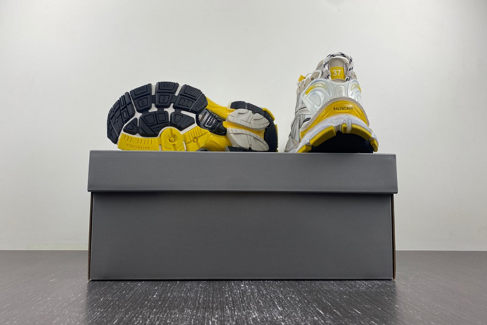 Ba*len*cia*ga runner sneaker 772767-w3rny-91790