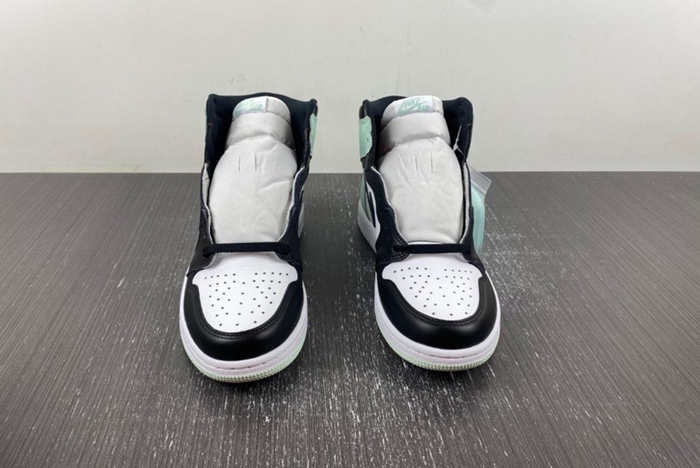 AIR JORDAN 1 RETRO HIGH OG NRG 861428 100