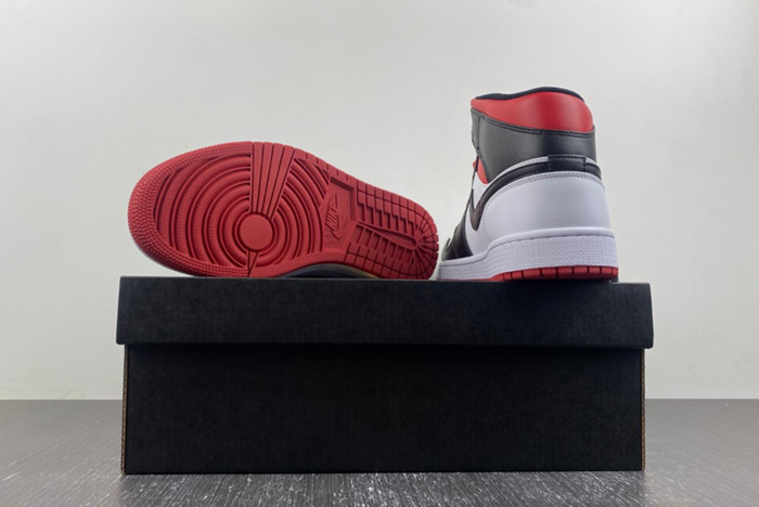 Jordan 1 Mid Gym Red Black Toe DQ8426-106