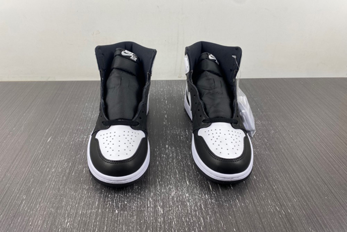 Air Jordan 1 High OG “Reverse Panda” DZ5485-010