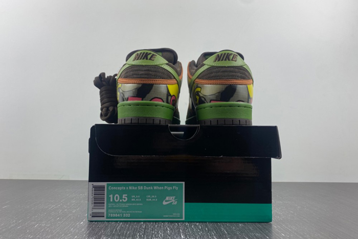 Nike SB Dunk Low “De La Soul 789841-33