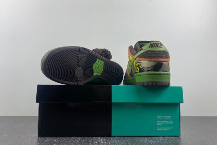 Nike SB Dunk Low “De La Soul 789841-33