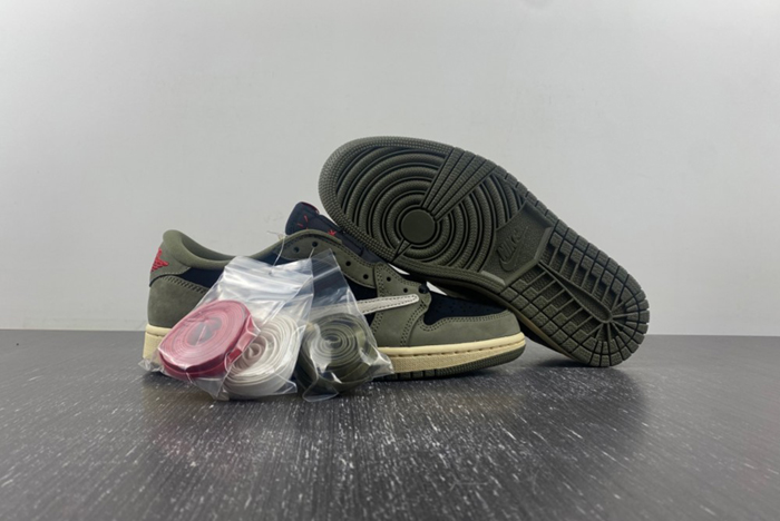 TS x AJ1 Travis Scott x Air Jordan 1 Low OG DM7866-002-1